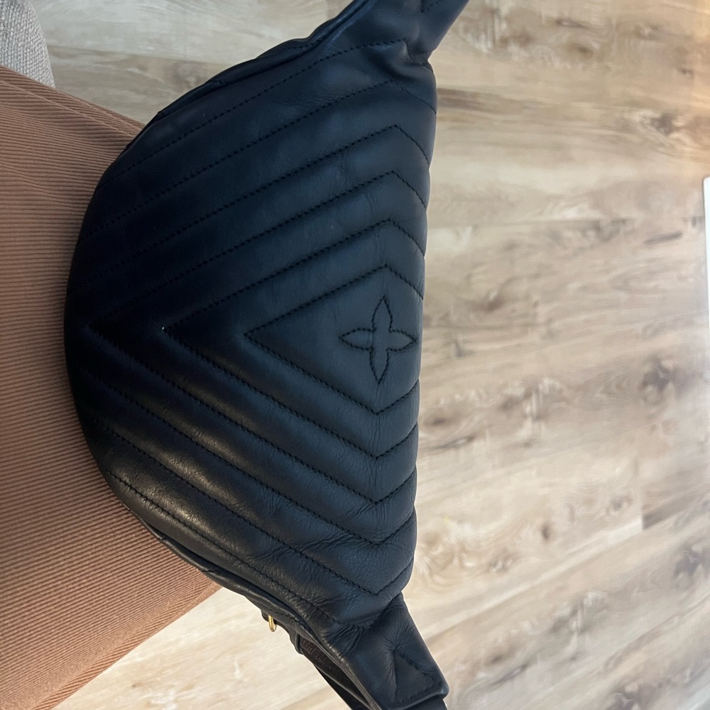 Louis Vuitton New Wave Bumbag - Picture 4 of 8